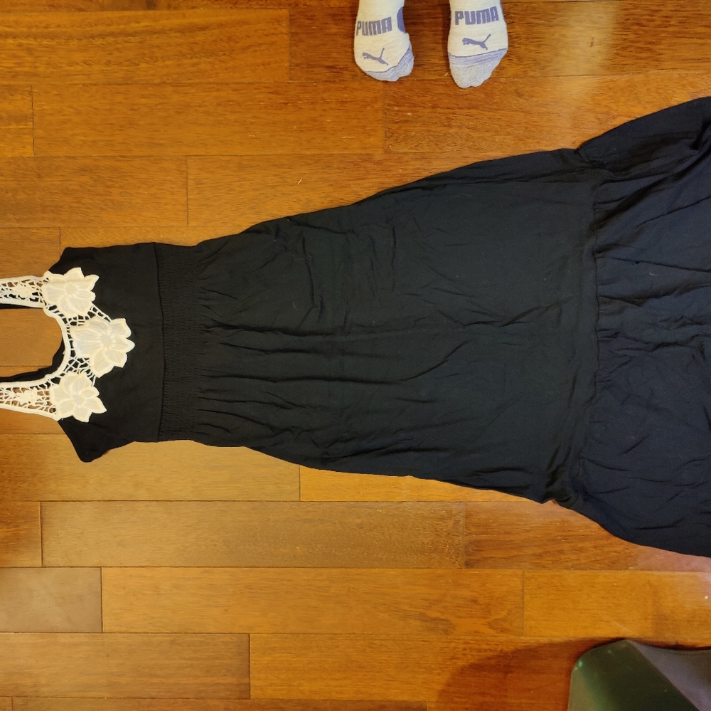 Long black and white dress